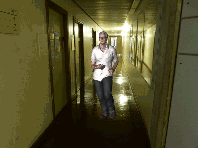 simon-in-corridor