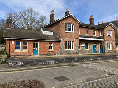 London Road station, Alban Way